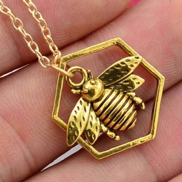 Jewelry - Bee necklace